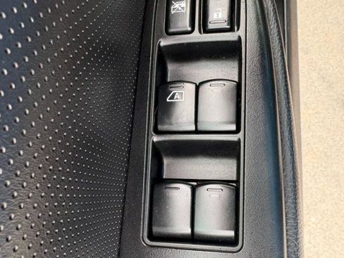 Used 2011 Subaru Outback 2.5i Limited image 14