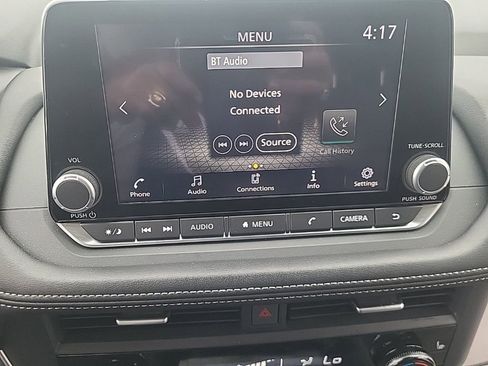 Used 2025 Nissan Rogue SV image 12