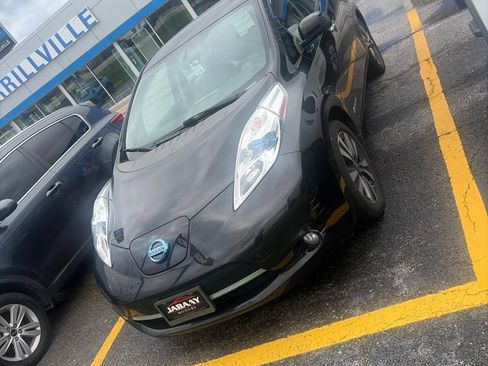 Used 2013 Nissan Leaf SL w/ Premium Pkg FWD image 3