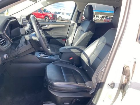 Used 2022 Ford Escape SEL w/ Technology Package FWD image 13