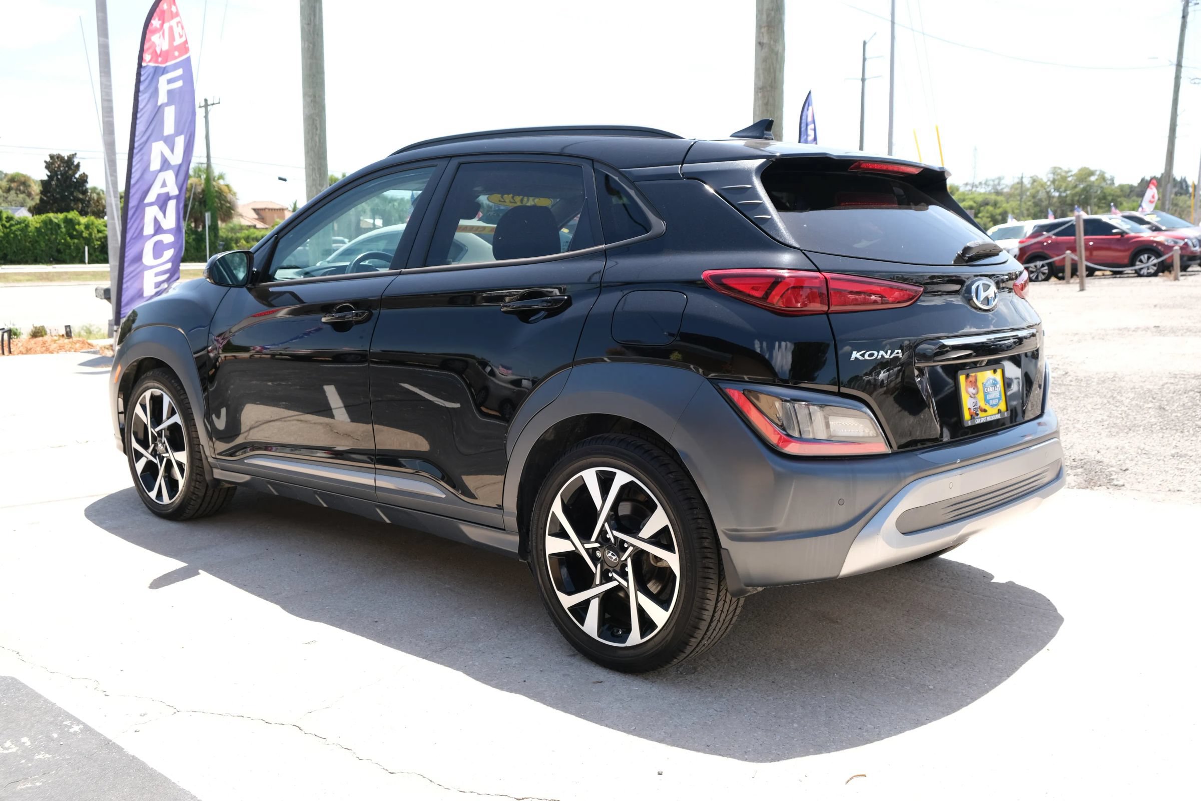 Used 2022 Hyundai Kona Limited FWD image 7
