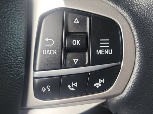 Used 2023 Ford Explorer XLT RWD image 9