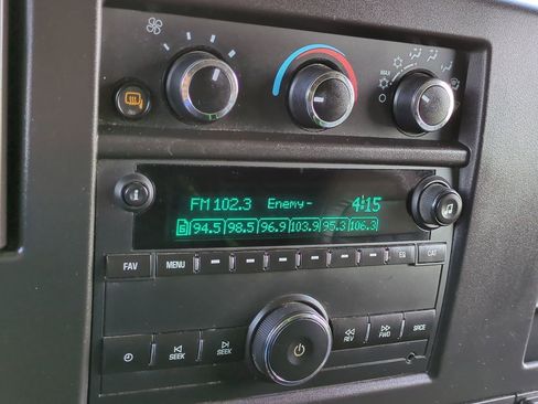 Used 2020 Chevrolet Express 2500 w/ Enhanced Convenience Package image 18