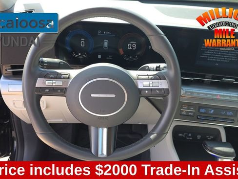 Used 2025 Hyundai Kona SEL image 16