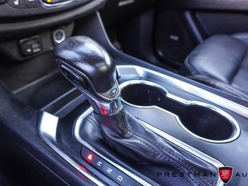 Used 2021 Chevrolet Traverse RS image 42