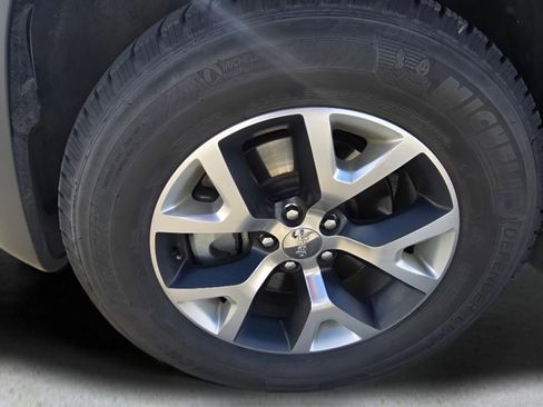 Used 2016 Jeep Cherokee Trailhawk w/ Comfort/Convenience Group image 9