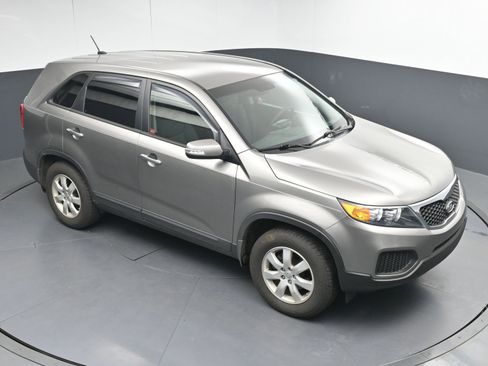 Used 2012 Kia Sorento LX w/ Third Row Pkg image 28