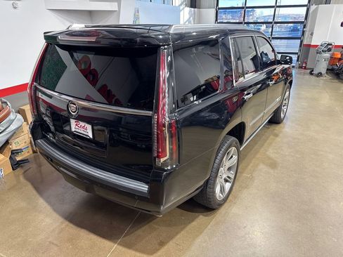 Used 2015 Cadillac Escalade Premium RWD image 25