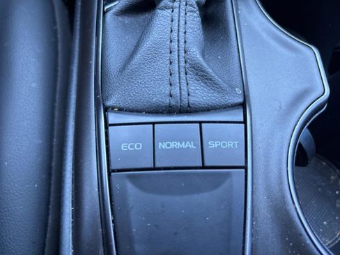 Used 2024 Toyota Camry SE image 23