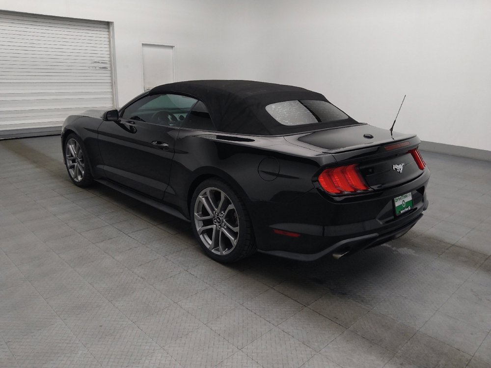 Used 2018 Ford Mustang Premium RWD image 3