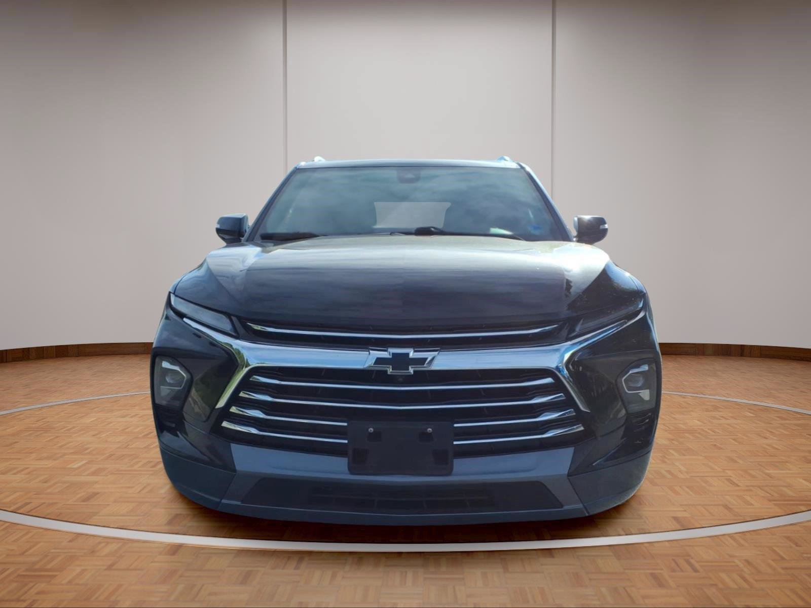 Used 2023 Chevrolet Blazer Premier w/ Driver Confidence II Package AWD/4WD image 2