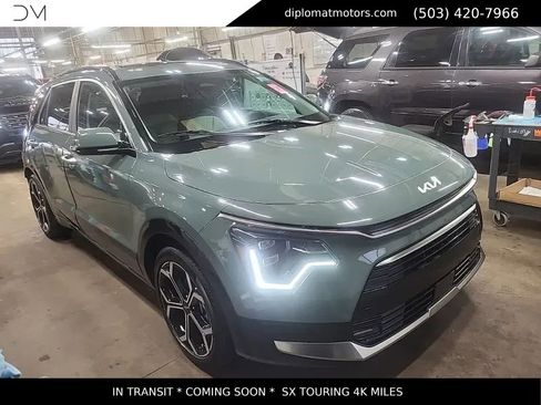 Used 2023 Kia Niro SX Touring FWD image 3