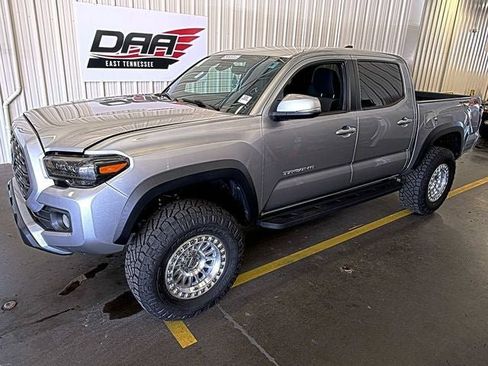 Used 2023 Toyota Tacoma TRD Off-Road AWD/4WD image 23