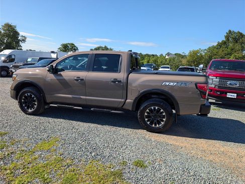 Used 2022 Nissan Titan PRO-4X w/ Pro-4x Convenience Package AWD/4WD image 2