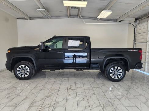 Used 2024 Chevrolet Silverado 2500 Custom w/ Custom Value Package AWD/4WD image 6