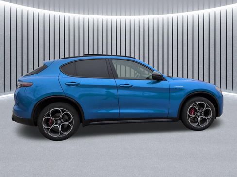 Used 2024 Alfa Romeo Stelvio Veloce AWD/4WD image 5