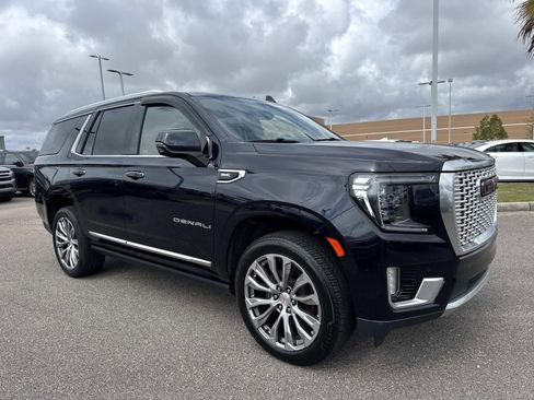 Used 2021 GMC Yukon Denali w/ Denali Premium Package image 3