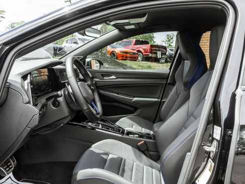 Used 2023 Volkswagen Golf R AWD/4WD image 22