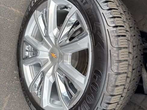 Used 2023 Chevrolet Tahoe High Country image 15