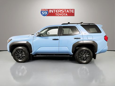 Certified 2025 Toyota 4Runner SR5 AWD/4WD image 4