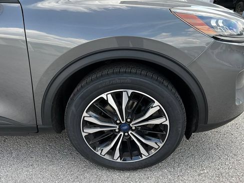 Used 2022 Ford Escape SE w/ SE Sport Appearance Package AWD/4WD image 3