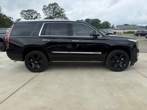 Used 2017 Cadillac Escalade Premium Luxury AWD/4WD image 8