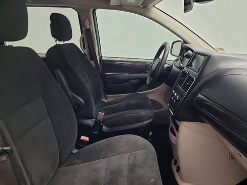 Used 2019 Dodge Grand Caravan SE FWD image 21