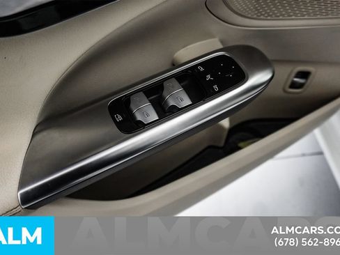 Used 2023 Mercedes-Benz C 300 Sedan w/ Exclusive Trim Package image 41