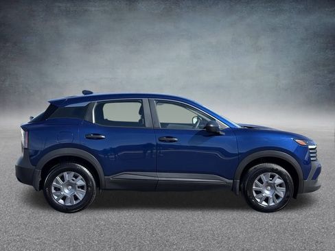 Used 2025 Nissan Kicks S image 2