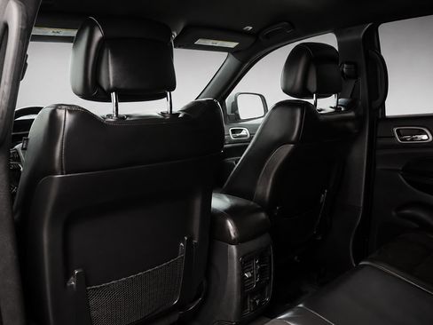 Used 2020 Jeep Grand Cherokee Altitude RWD image 18