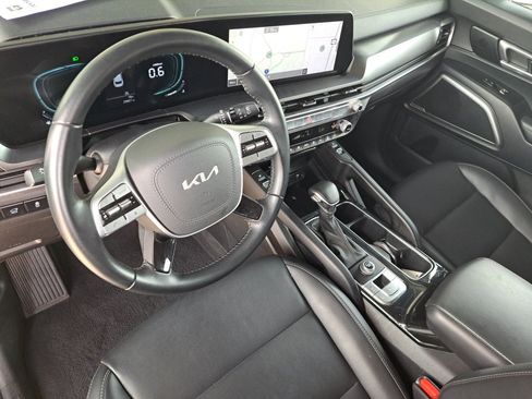Used 2025 Kia Telluride S FWD image 13