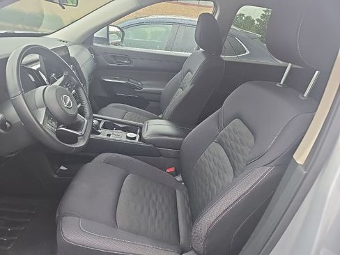 Used 2025 Nissan Pathfinder SV AWD/4WD image 5