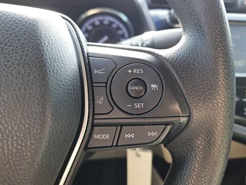 Used 2018 Toyota Camry LE FWD image 22