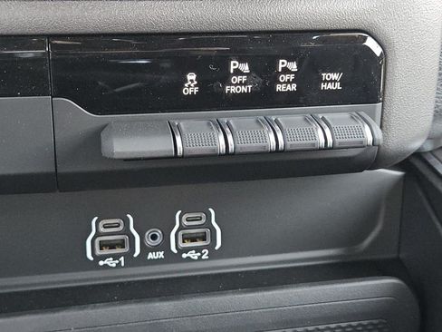 New 2026 RAM 1500 Express AWD/4WD image 15