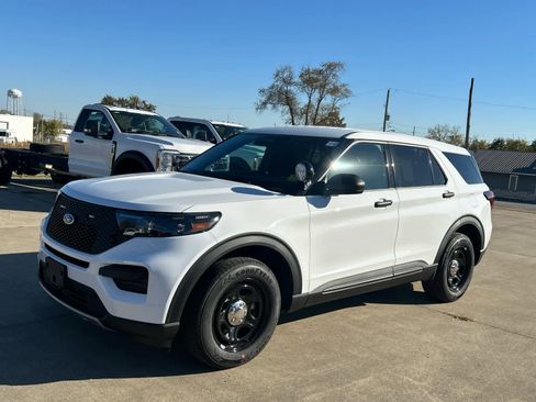New 2026 Ford Explorer w/ Ready For The Road Package image 2