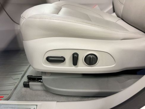 Used 2018 GMC Acadia SLT image 13