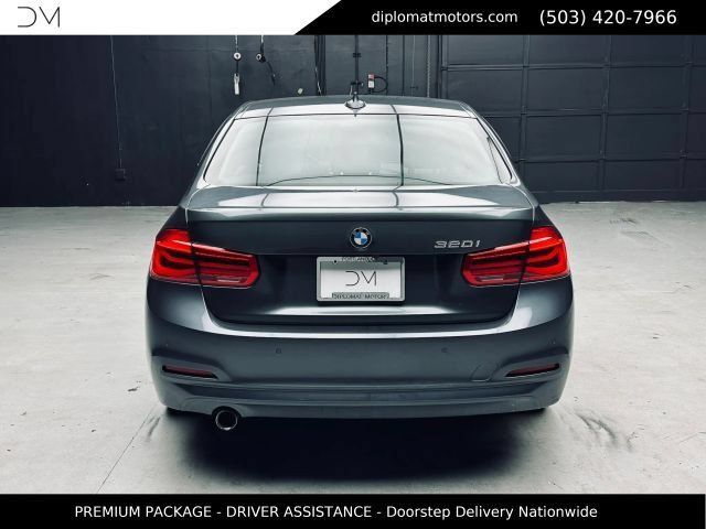 Used 2017 BMW 320i Sedan RWD image 6