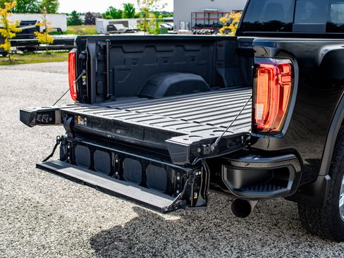 Used 2020 GMC Sierra 2500 Denali w/ Denali Ultimate Package AWD/4WD image 18