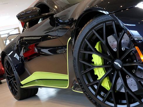Used 2023 Aston Martin V12 Vantage RWD image 51