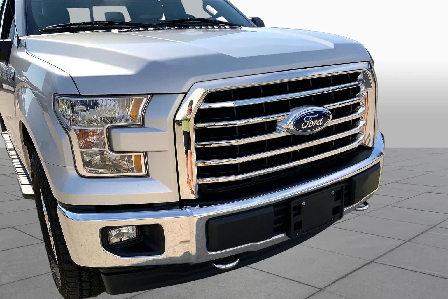 Used 2017 Ford F150 XLT w/ Equipment Group 302A Luxury AWD/4WD image 29