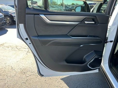 Certified 2025 GMC Acadia Elevation image 13