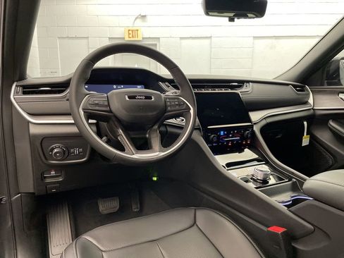 New 2025 Jeep Grand Cherokee L Limited w/ Luxury Tech Group II image 12