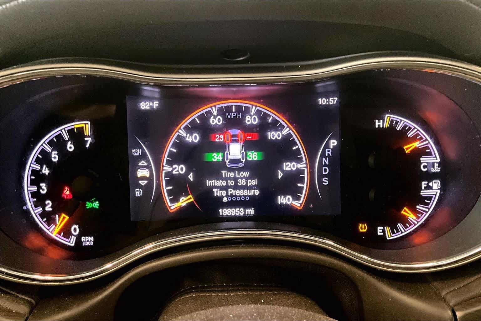 Used 2015 Jeep Grand Cherokee Overland RWD image 23