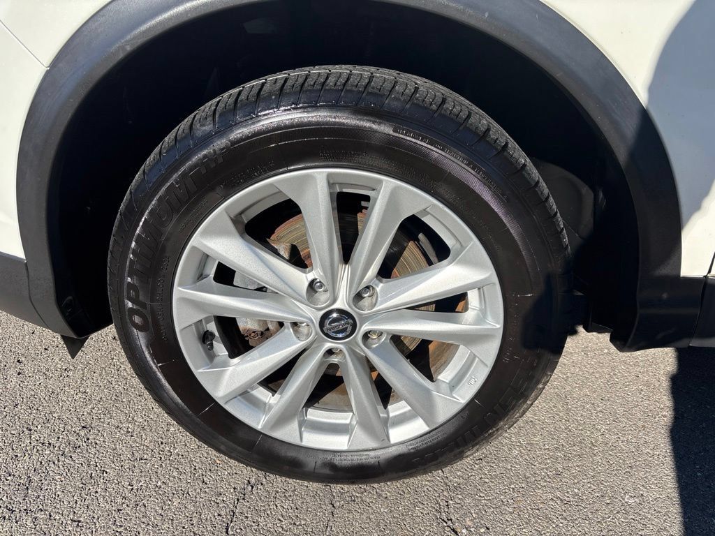 Used 2019 Nissan Rogue Sport SV w/ All-Weather Package AWD/4WD image 11