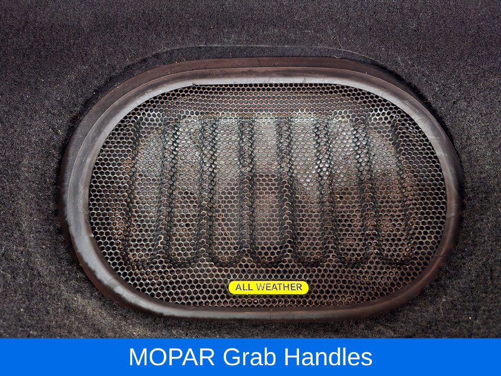 Used 2018 Jeep Wrangler Unlimited Sahara AWD/4WD image 28