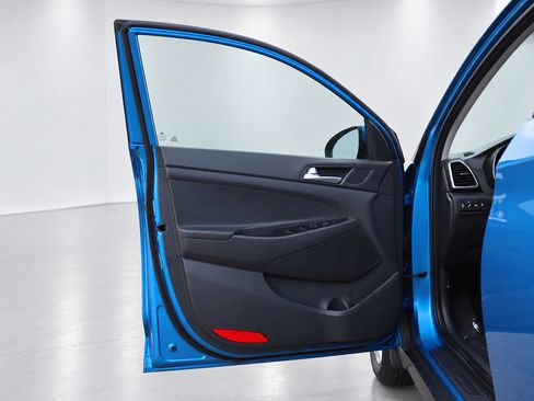 Used 2021 Hyundai Tucson Value FWD image 23