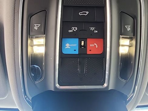 Used 2023 Jeep Grand Cherokee L Limited w/ Black Appearance Package image 38