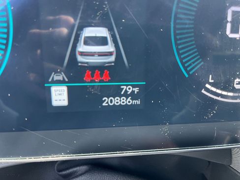 Used 2025 Hyundai Sonata SEL image 40