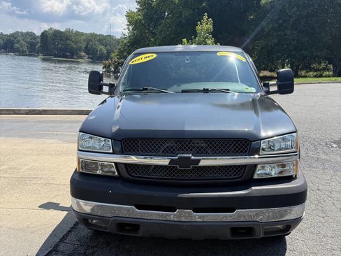 Used 2004 Chevrolet Silverado 2500 LS RWD image 3