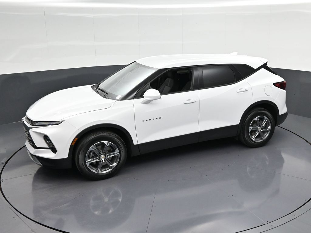 Used 2023 Chevrolet Blazer LT FWD image 26